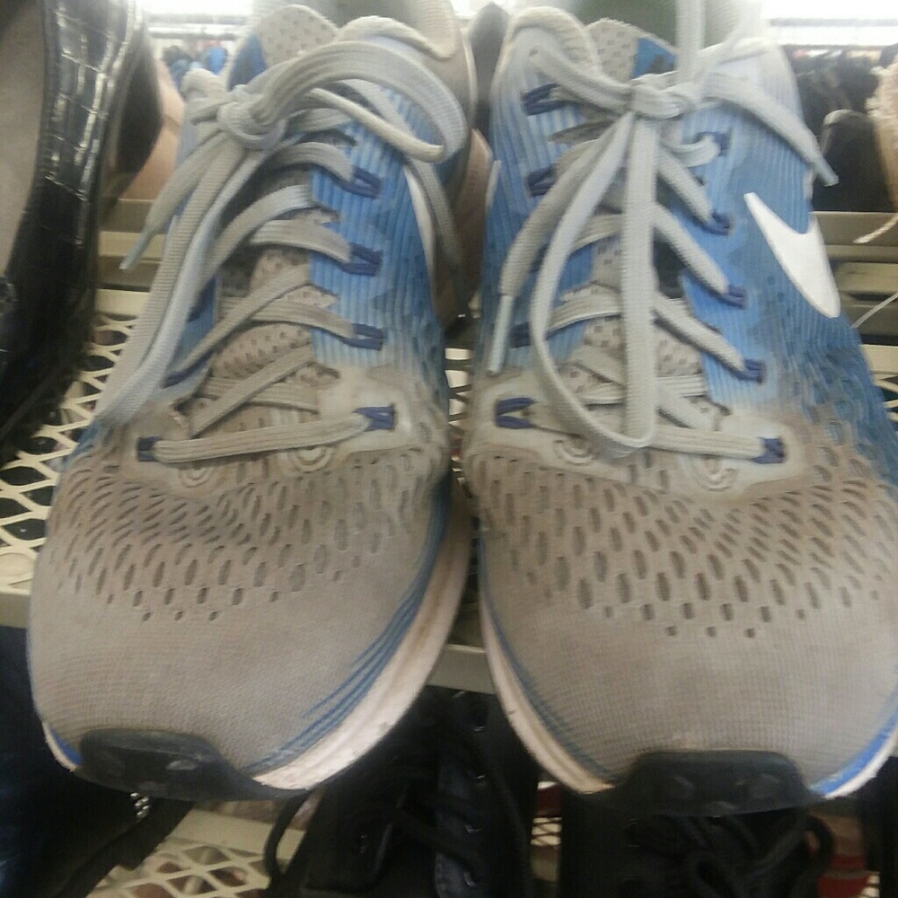 Nike zoom sneakers